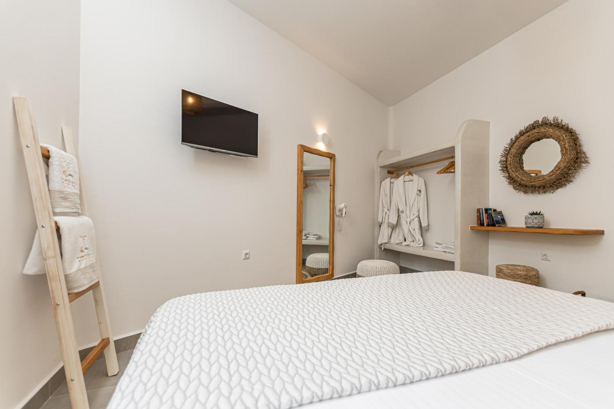 Porto Dema Luxury Suites Schoinoussa Exterior foto