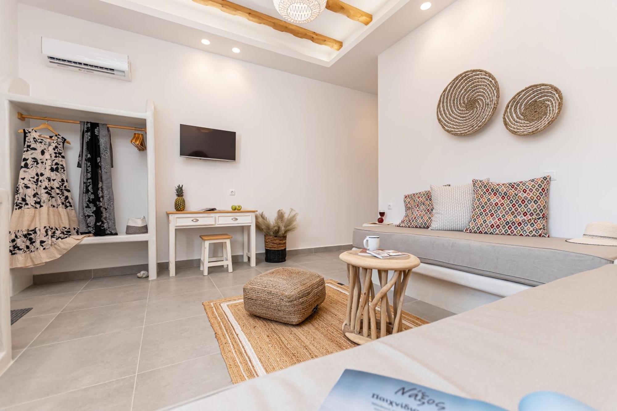 Porto Dema Luxury Suites Schoinoussa Exterior foto