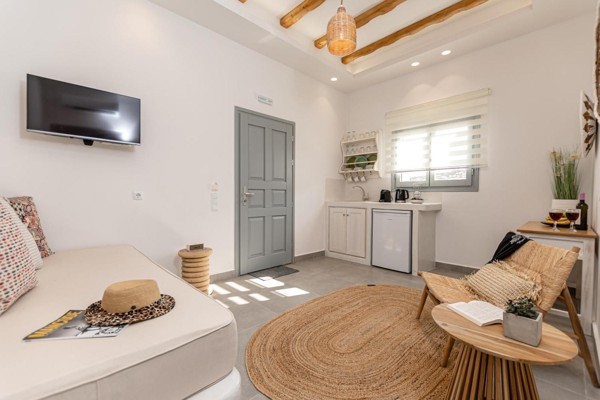 Porto Dema Luxury Suites Schoinoussa Exterior foto